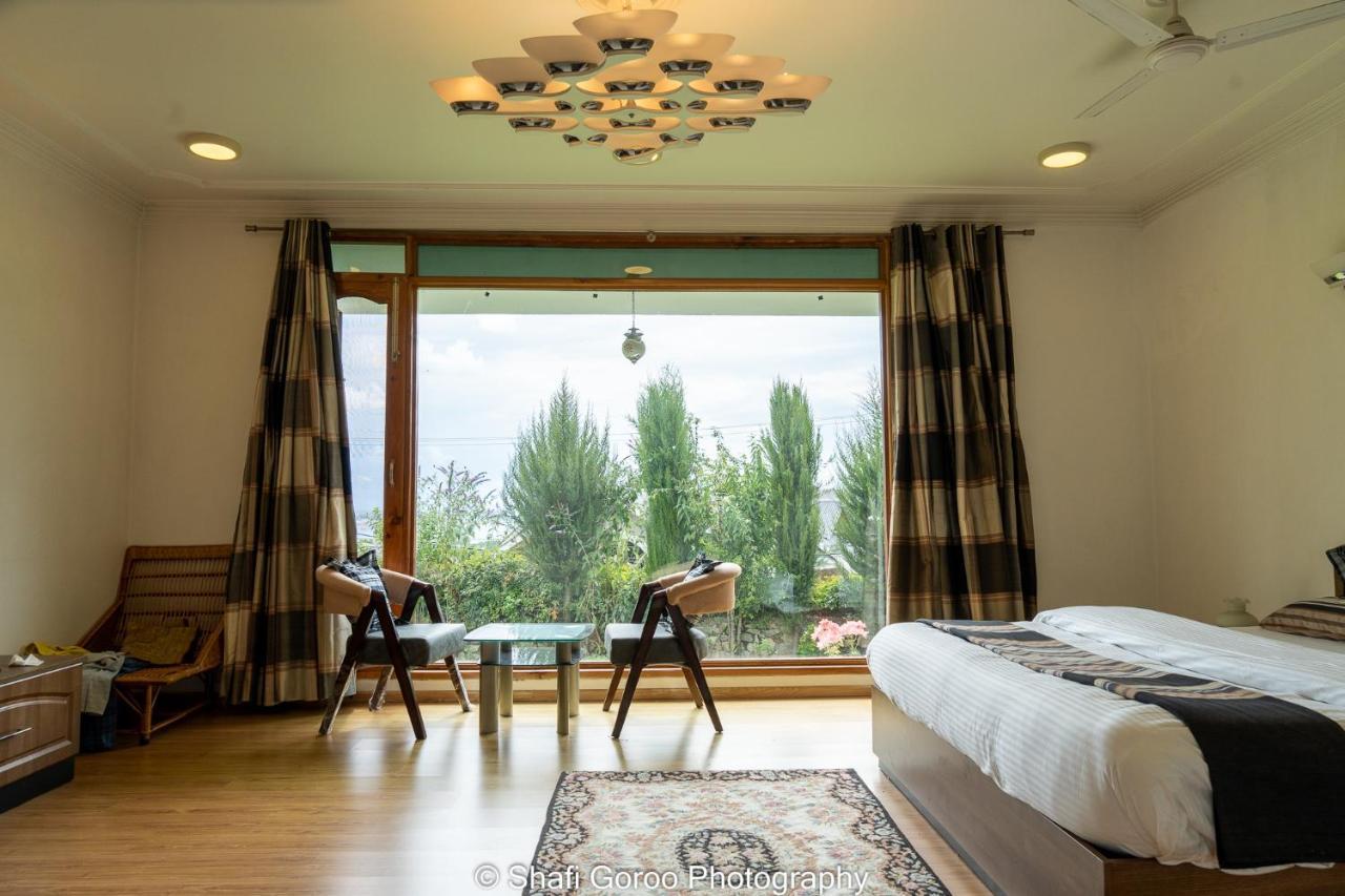 Orania Hotel Srīnagar Екстериор снимка