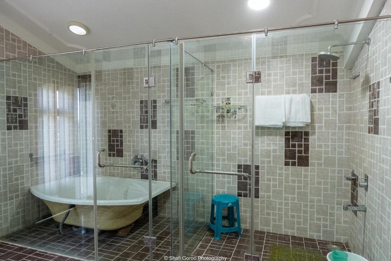 Orania Hotel Srīnagar Екстериор снимка