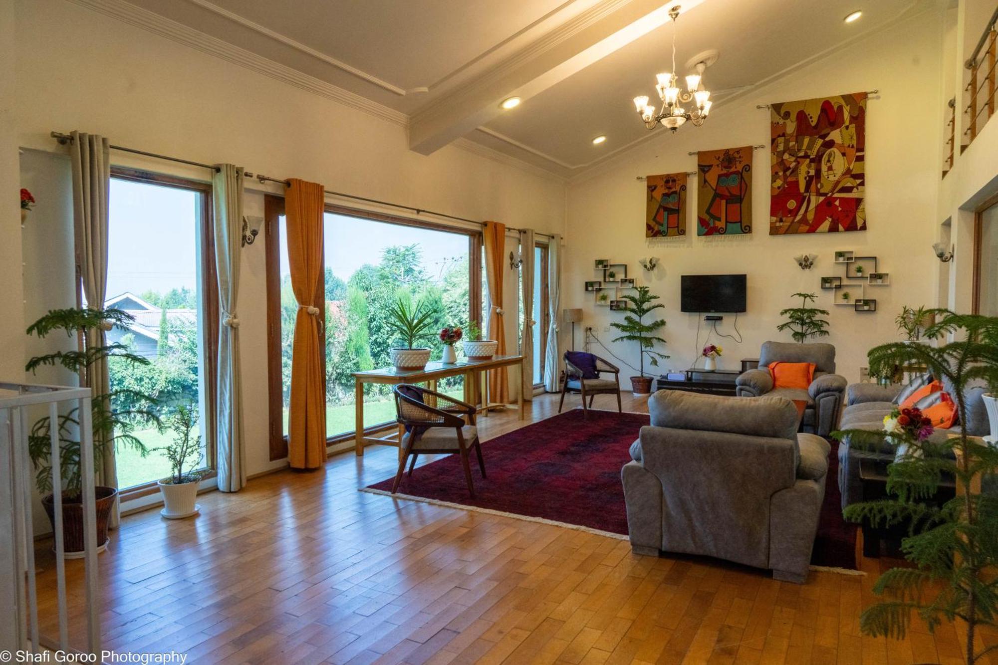 Orania Hotel Srīnagar Екстериор снимка